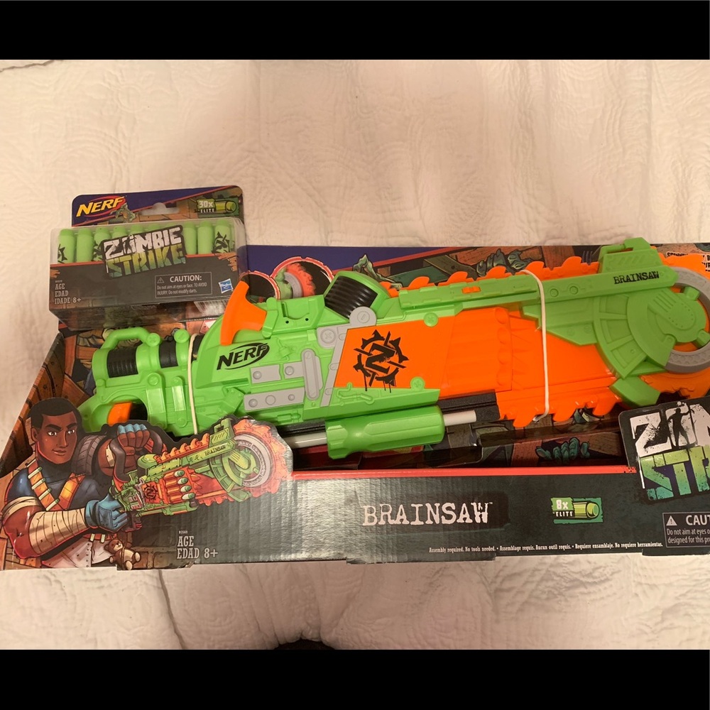 Zombie Strike Brain Saw and extra darts
